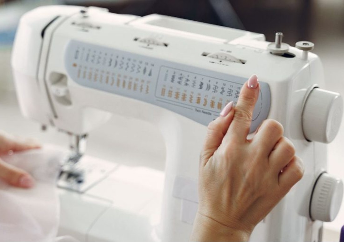 how to use a sewing machine